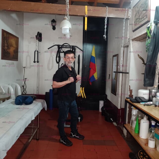 FOTOS DE MASAJISTA MADURO PROFESIONAL PASIVO VARONIL BARBA BLANCA 62 AÑOS EN MEDELLIN