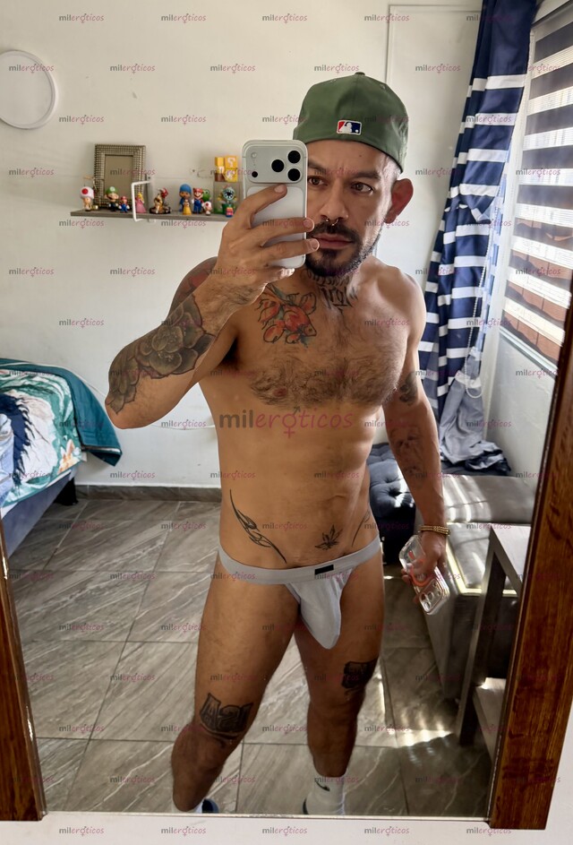 FOTOS DE TAVO .. TATUADO, FUERTE, DIVERTIDO Y COMPLACIENTE