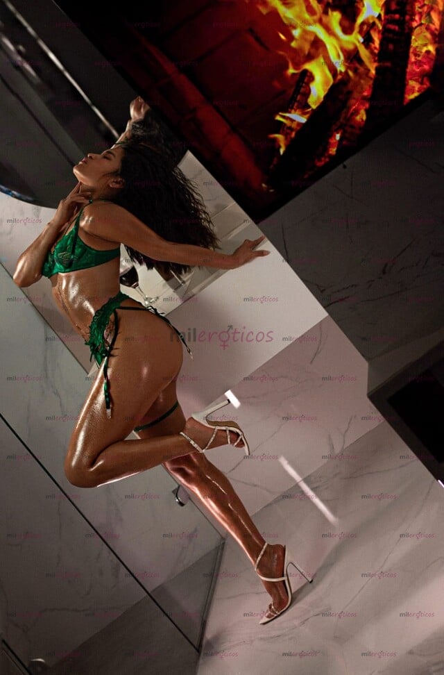 FOTOS DE FULL ANAL, MIA HERMOSA MORENA COMPLACIENTE DISPONIBLE PARA TI...
