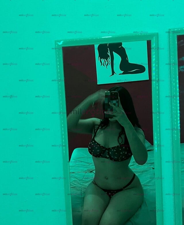 FOTOS DE ME LLAMO PARÍS UNA CHICA SÚPER TETONA Y NATURALES
