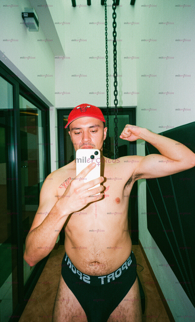 FOTOS DE INTER TATUADO DE CDMX DOMINANTE Y MASCULINO, LISTO PARA COMPLACERTE