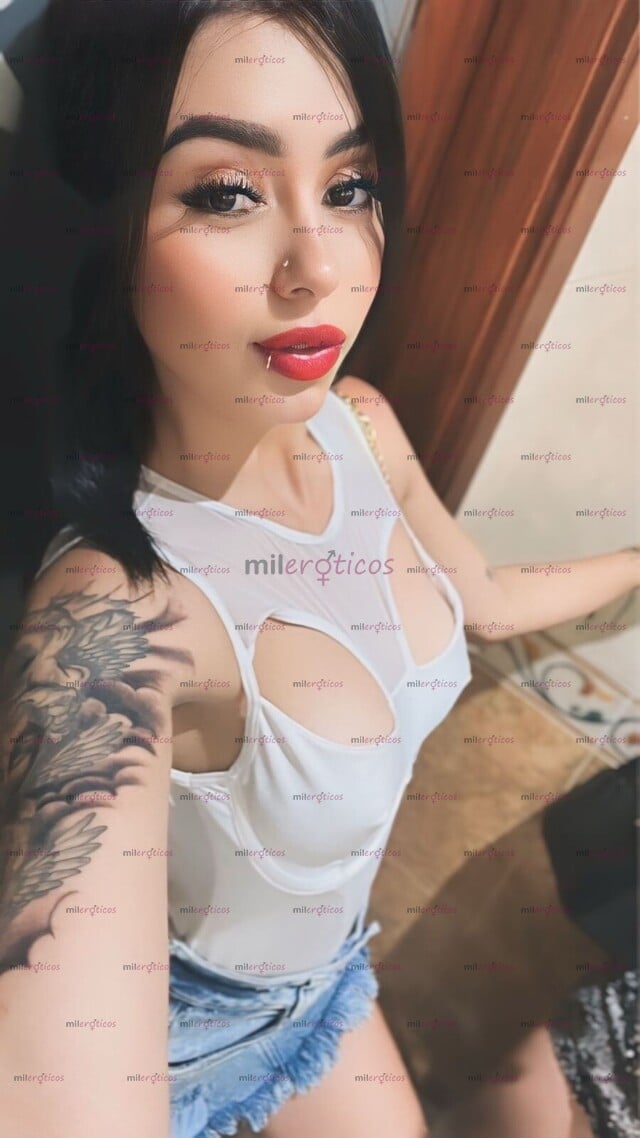 FOTOS DE BRIANA CADERONA DESLUMBRANTE CON LINDOS Y GRANDES LABIOS CHUPONES