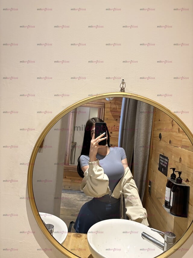 FOTOS DE AMBOS ROLES, DISPONIBLE MUÑEQUITA DE PORCELANA