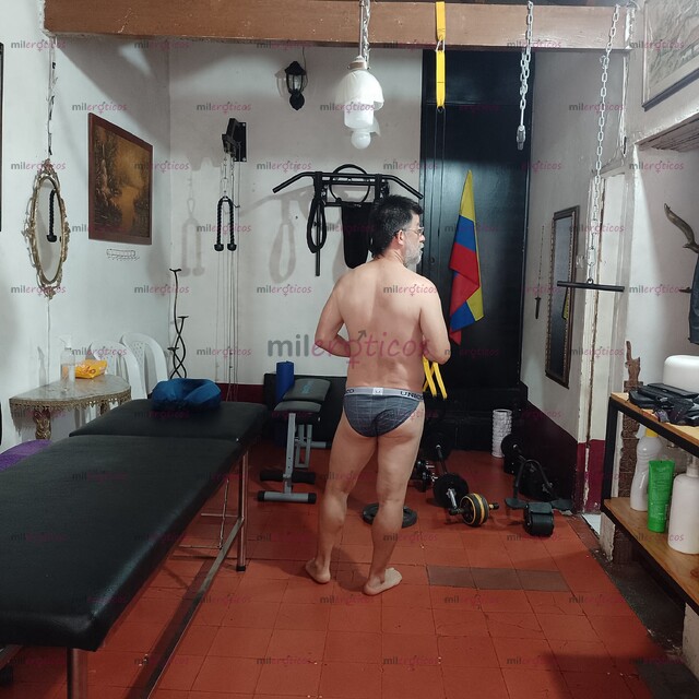 FOTOS DE MASAJES Y MASAJISTA VARONIL DE 62 AÑOS PASIVO BARBA BLANCA BUENOS AIRES MEDELLIN