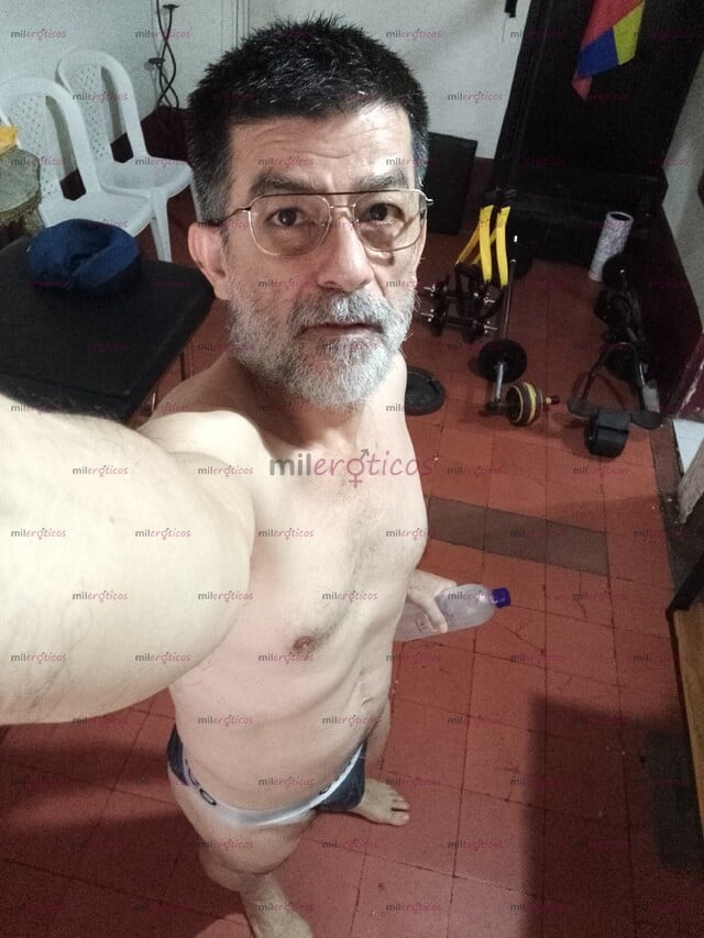FOTOS DE MASAJES Y MASAJISTA VARONIL DE 62 AÑOS PASIVO BARBA BLANCA BUENOS AIRES MEDELLIN