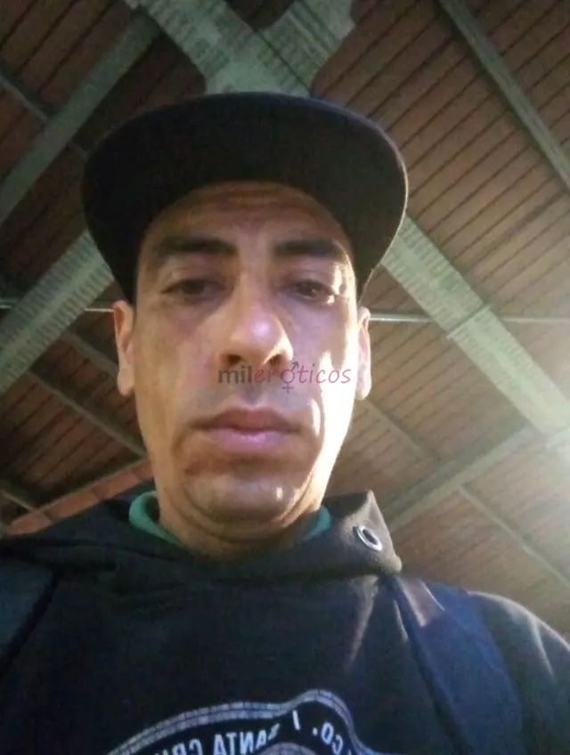 Ago servicios a mujeres maduras casadas jovenes solteras sin apuro buen trato buena compania y dispuesto a complacer las necesidades de mujeres para q...