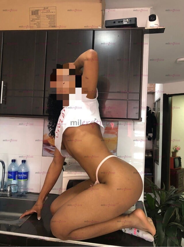 FOTOS DE MORENA ESPECTACULAR SOY CARO PIÉRDETE EN MIS ENCANTOS