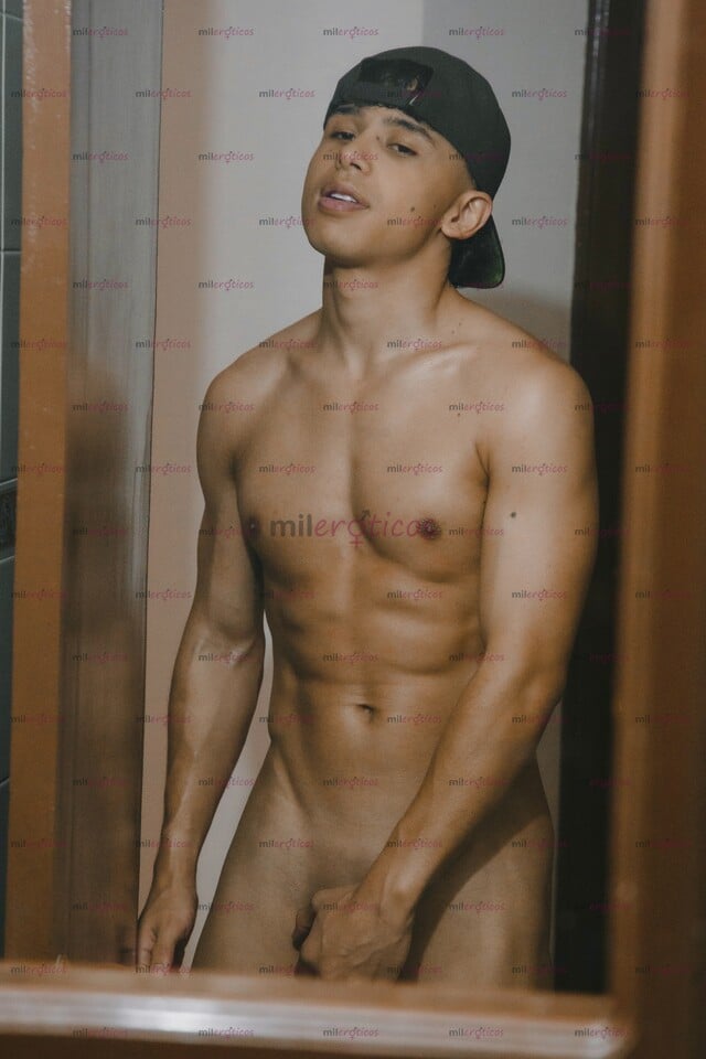 FOTOS DE CHICO DE 22 AÑOS DISPONIBLE EN BOGOTÁ ESCRÍBEME POR WHATSAPP