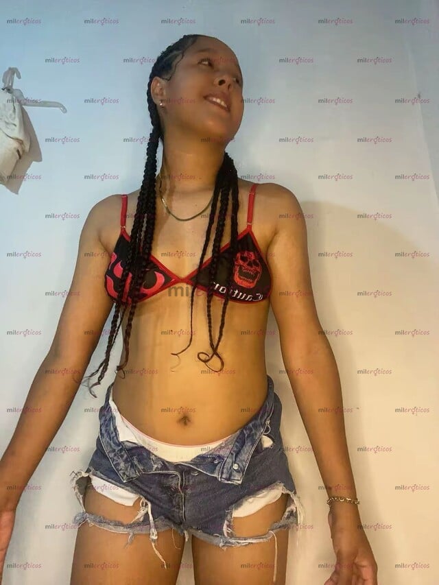 FOTOS DE BEBITA DISPUESTA MOJARSE Y A SACAR TODA TU LECHE