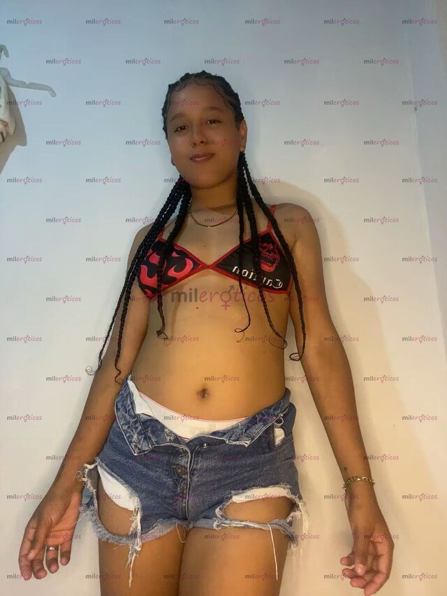 FOTOS DE BEBITA DISPUESTA MOJARSE Y A SACAR TODA TU LECHE