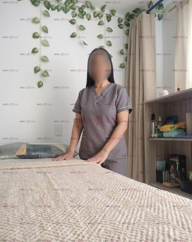 FOTOS DE UN MASAJE PARA ALIVIAR EL ESTRÉS ? O PARA CONSENTIR TU CUERPO ?