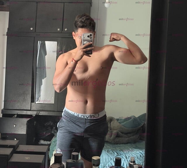 FOTOS DE TATUADO,ALTO,ATLETICO,NALGON,MORENO Y MUY COMPLACIENTE SOLO PARA TI