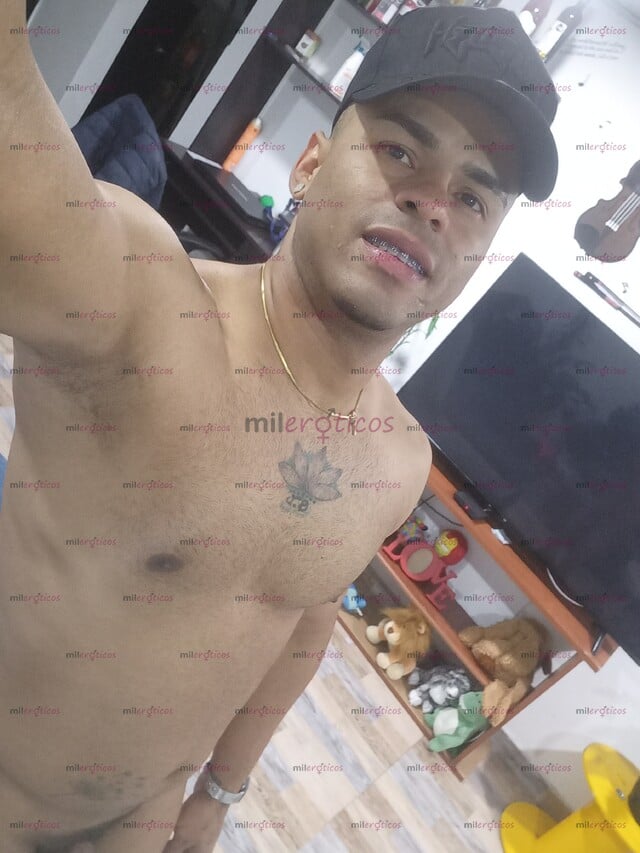 FOTOS DE MORENO, ¿COMPLACIENTE VERSÁTIL CON GANAS DE FOLLAR? VERGÓN Y ARRECHO SUMISO