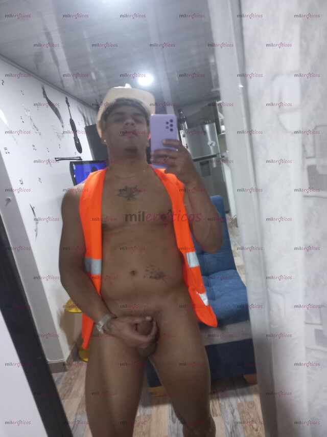 FOTOS DE MORENO, ¿COMPLACIENTE VERSÁTIL CON GANAS DE FOLLAR? VERGÓN Y ARRECHO SUMISO