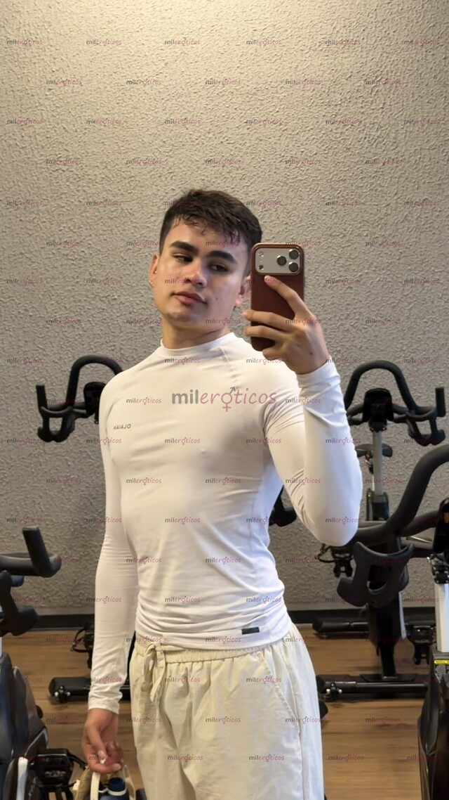FOTOS DE JOVEN DELGADO DE 23 AÑOS NUEVO EN LA CIUDAD Y EN LA PÁGINA