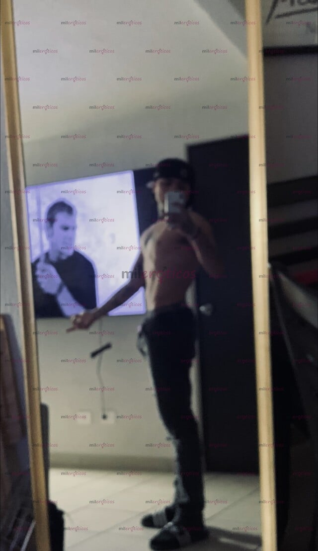 FOTOS DE JOVEN DOTADO, TATUADO Y ATRACTIVO TU MEJOR OPCIÓN