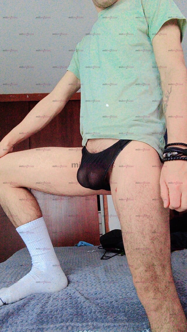 FOTOS DE CHAVO BISEXUAL, VARONIL Y MUY CALIENTE CON GANAS DE PASARLA BIEN