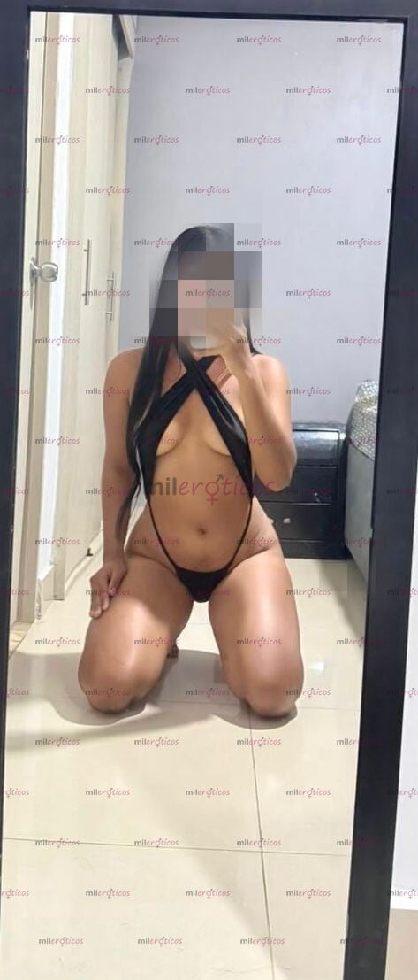 FOTOS DE MELANY TU FLAQUITA MORENA SEXY COMPLACIENTE