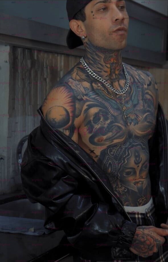 FOTOS DE GUAPO TATUADO Y VERGON 22CM PARA DAMAS Y PAREJAS