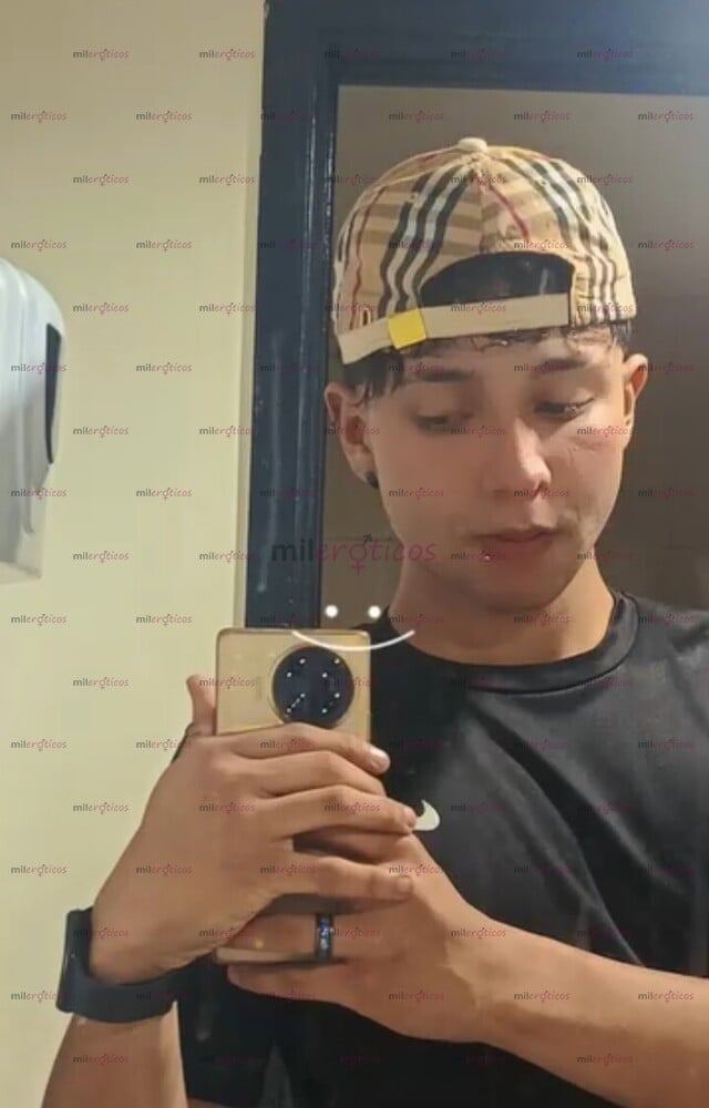 FOTOS DE CHICO DE 23 AÑOS RESERVADO CON GANAS DE COMPLACER.