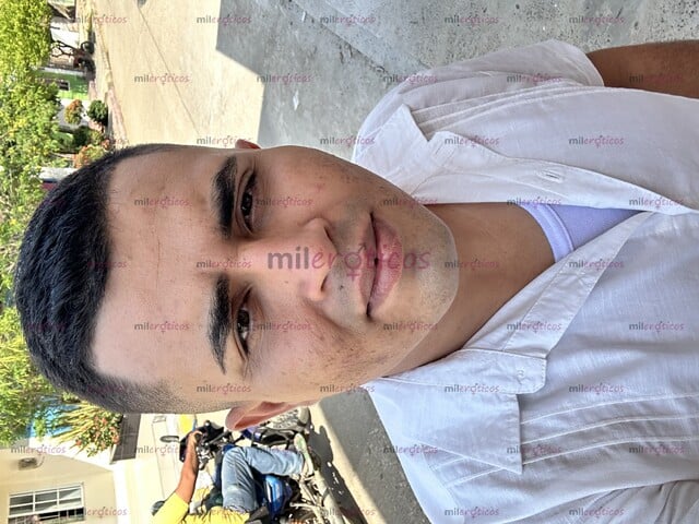 FOTOS DE YHON HETEROSEXUAL MUY COMPLACIENTE EDUCADO Y SERVICIAL EN BOGOTÁ