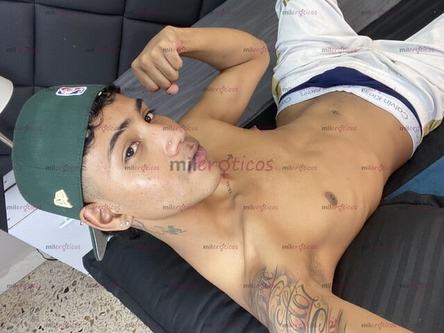 FOTOS DE POLLO PINTA UNIVERSITARIO DISPONIBLE PARA CUMPLIR TUS CAPRICHOS