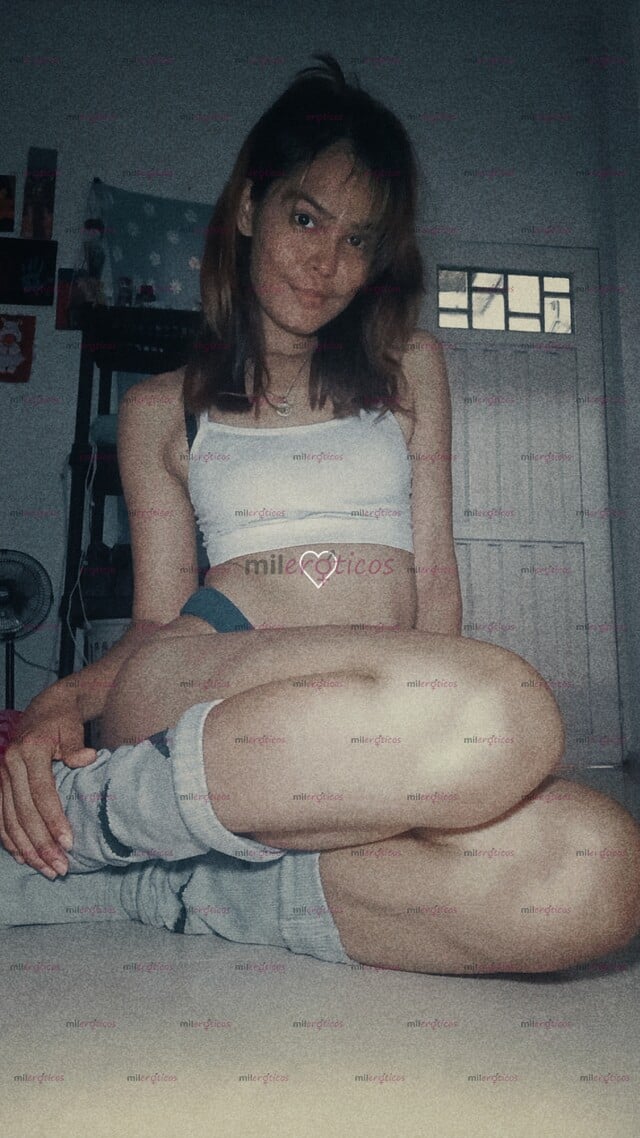 FOTOS DE MIS AMORES, LLEGÓ TU FLACA ESTRECHITA, DISPUESTA A CUMPLIR TUS FANTASIAS