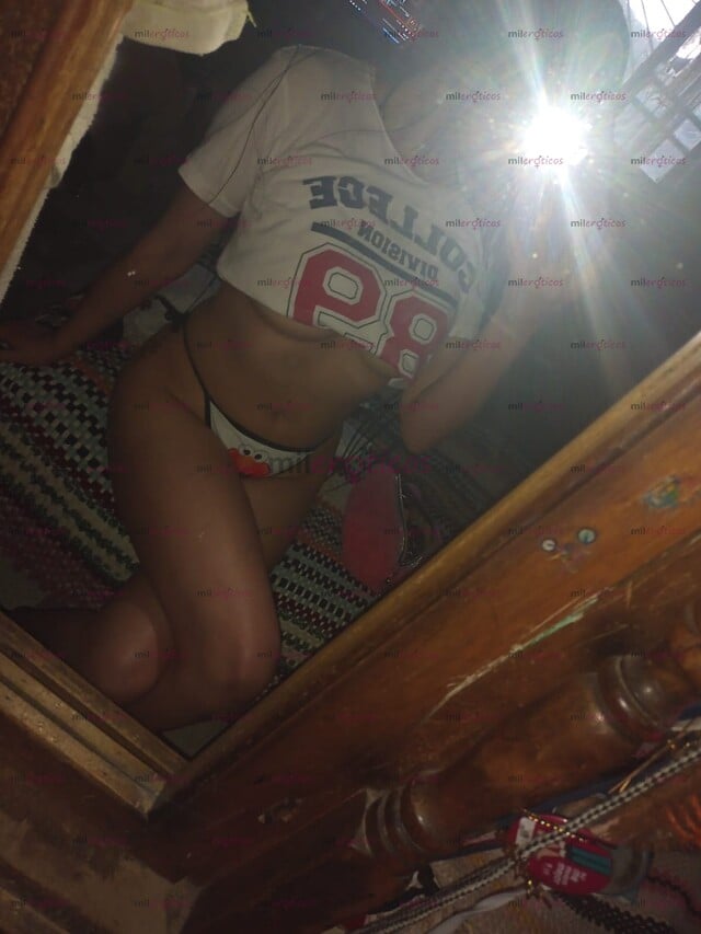 FOTOS DE HOLA SOY KATI UNA HERMOSA FLACA DE CABELLO NEGRO Y DISPUESTA A COMPLACERTE
