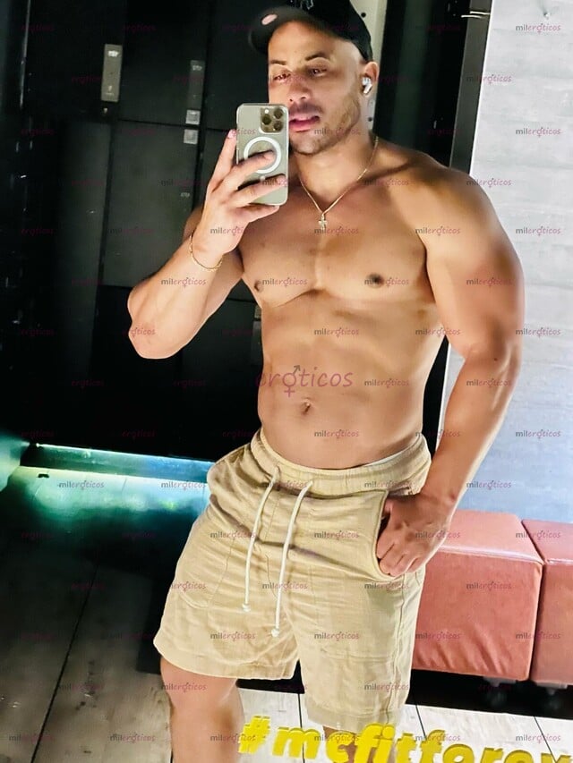 FOTOS DE CUBANO ACTIVO EN MONTERREY ,FIESTERO, CALIENTE BUENA VERGA .