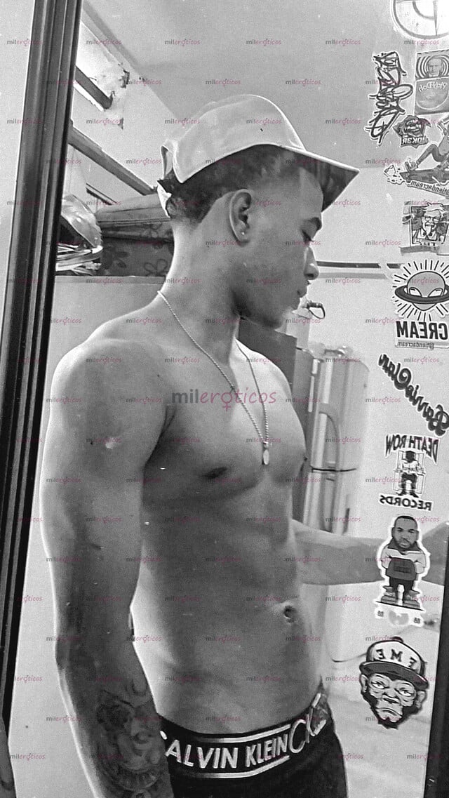 FOTOS DE MORENO DEPORTISTA JOVEN Y VERGON LISTO PARA TI