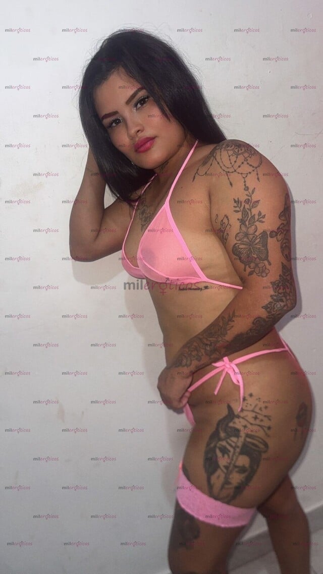 FOTOS DE HERMOSA MORENITA APRETADITA Y MAMADA AL NATURAL A DOMICILIO