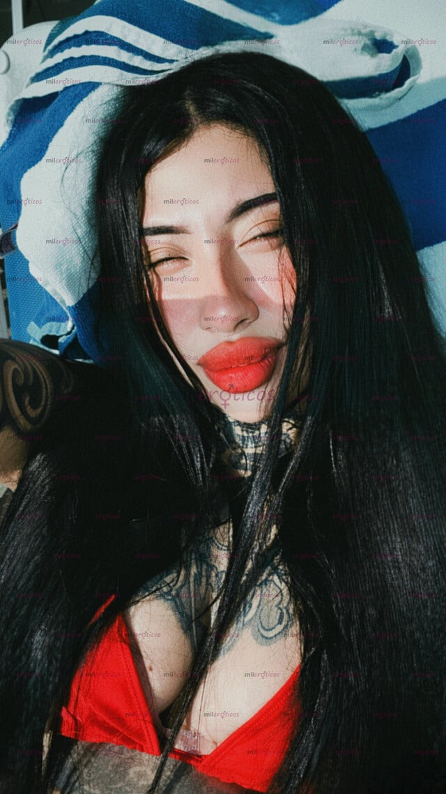FOTOS DE TATUADITA RICA, DISPONIBLE PARA SACARTE HASTA LA ÚLTIMA GOTA DE LECHE.
