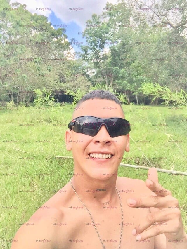 FOTOS DE JOVEN UNIVERSITARIO, VERSÁTIL COMPLACIENTE COSTEÑO!
