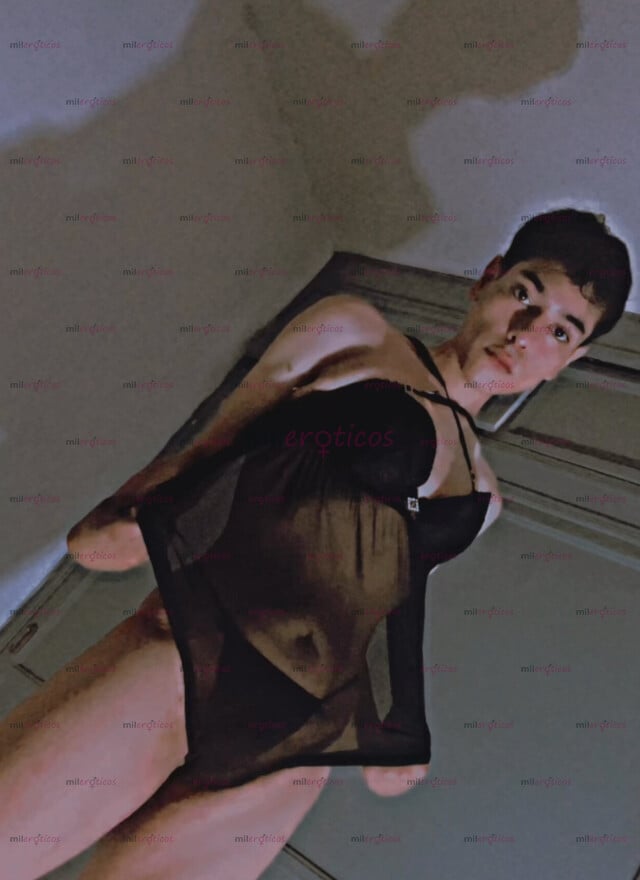 FOTOS DE PRETTY FEMBOY RELAJADO CON INTENCIONES PELIGROSAS