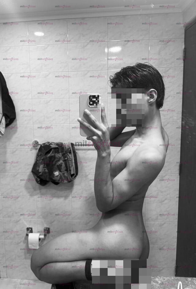 FOTOS DE CAMILO,19 AÑOS, MORENO DELGADO DE PIEL CANELA EXTREMADAMENTE CALIENTE.