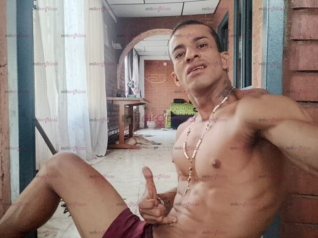 FOTOS DE CHICO MARCADO DEL GIM. DEDICADO A COMPLACERTE SEXUAL MENTE SEGU. TU ASEO