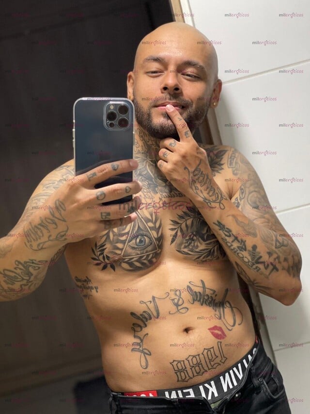 FOTOS DE DEMIAN PAISA VIP EXÓTICO, TATUADO Y COMPLICACIENTE ! UN MASAJE ?