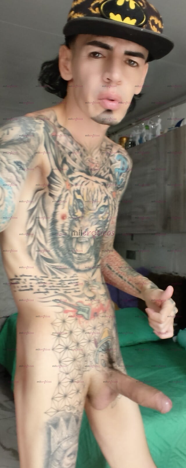FOTOS DE FLACO ACTIVO MORBOSO CON TATUAJES Y SITIO RESERVADO