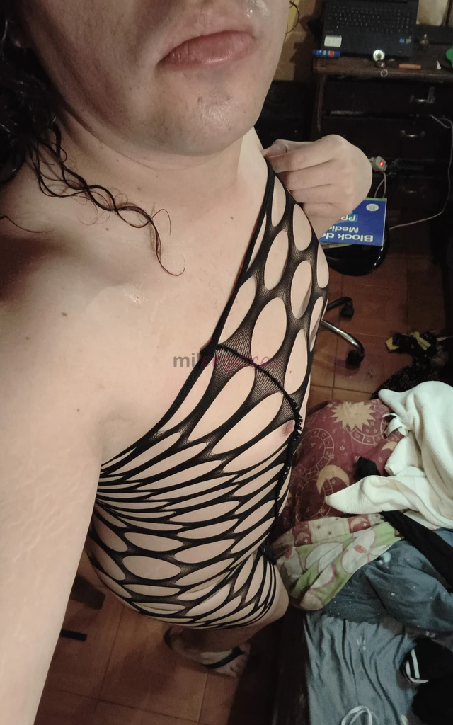 Nesesito pagar mis estudios asi que cualuiqe hombre activo o varios grupos o orgia para mi yo acepto todo aguanto soy sumiso aguantador putita en la c...