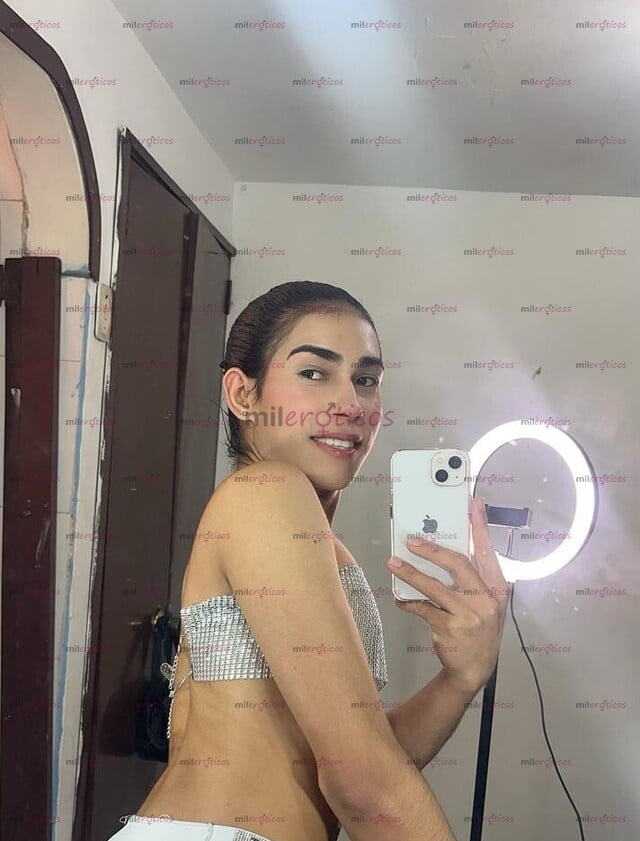FOTOS DE CHICA TRANS SUPER FEMENINA Y CALIENTE DISPUESTA A COMPLACERTE