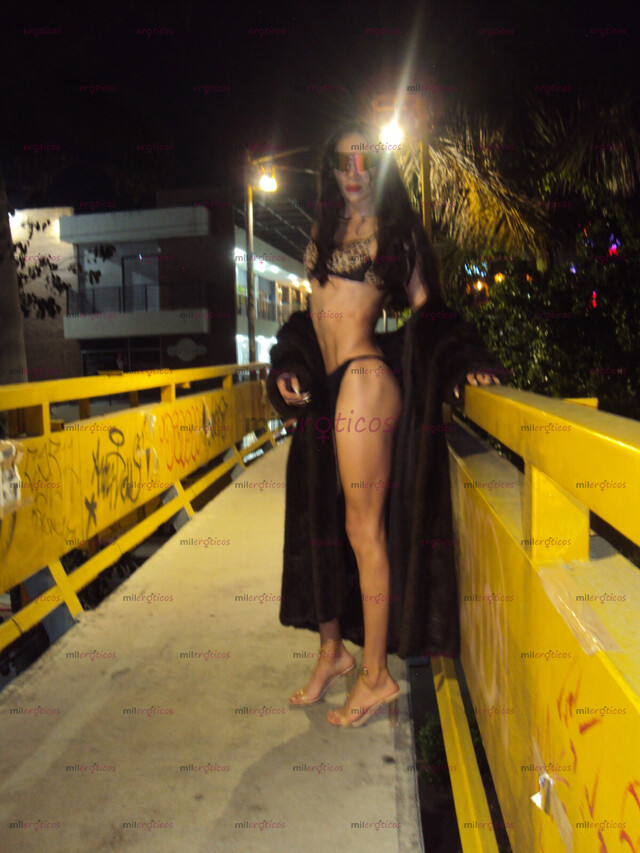FOTOS DE MODELO TRANS DE 21 CONOCIENDO Y EXPERIMENTANDO