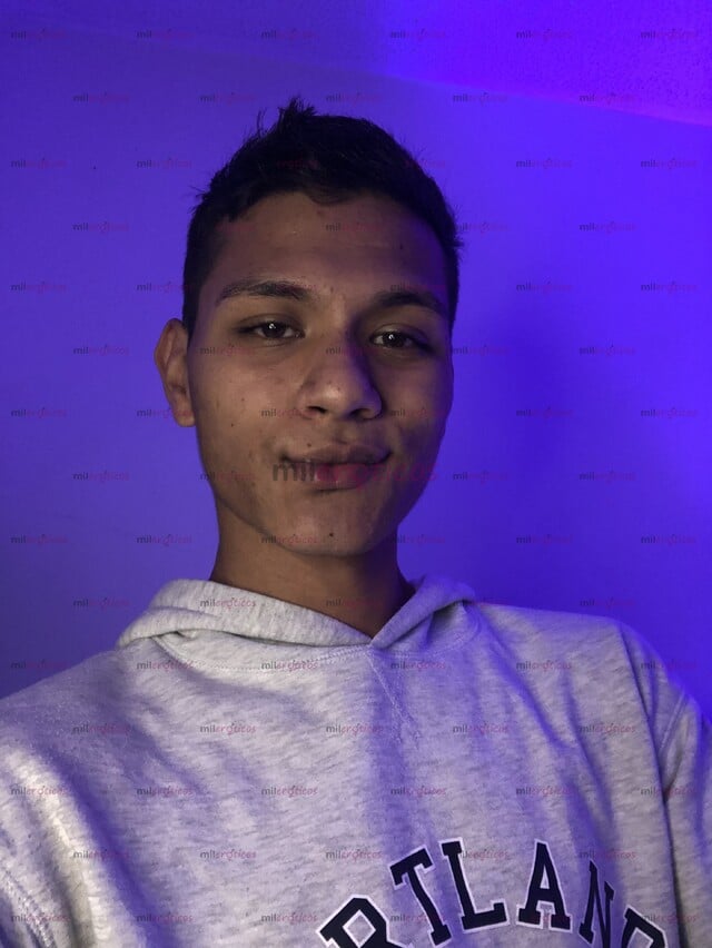 FOTOS DE UN CHICO GUAPO Y COMPLACIENTE PARA TI EXCELENTE FÍSICO, TRATO DE NOVIO Y MEN