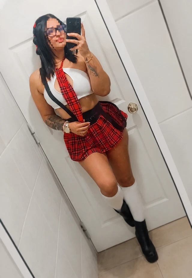 Soy una chica amable coqueta y muy complaciente me encanta brindar una atencion cercana divertida y discreta disponible para chats videollamadas y con...