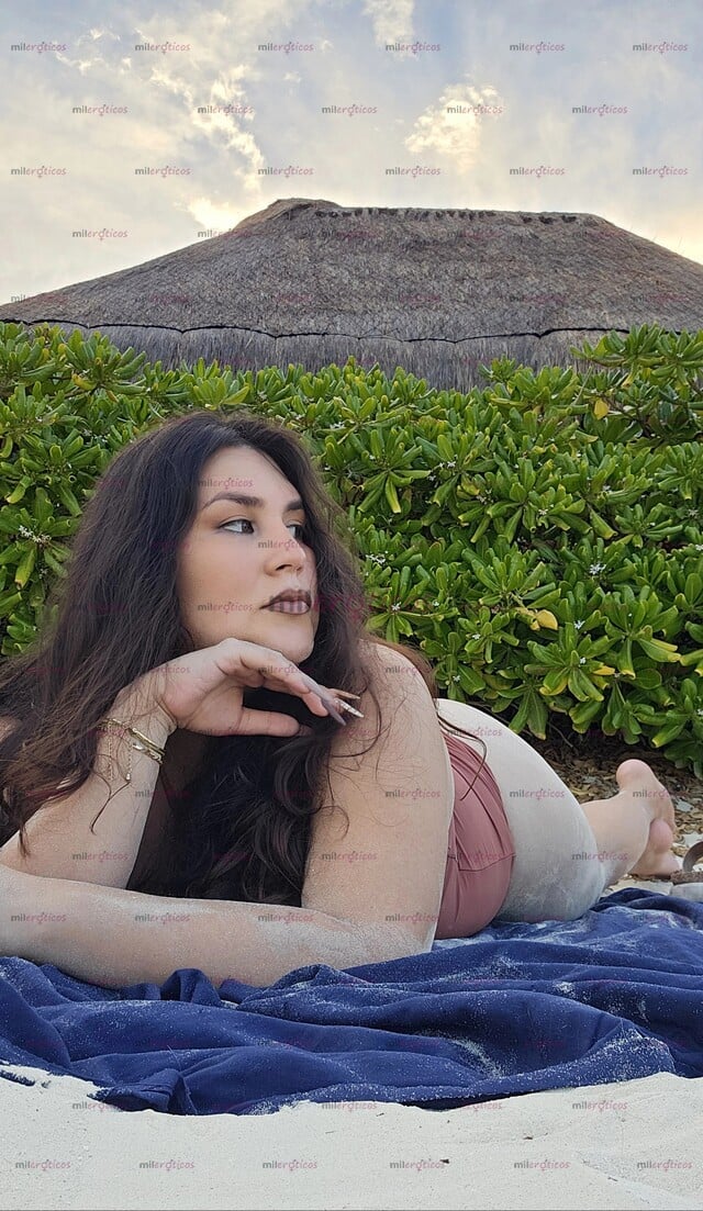 FOTOS DE TRANS FEMENINA, BIEN NALGONA Y CON PENE BONITO