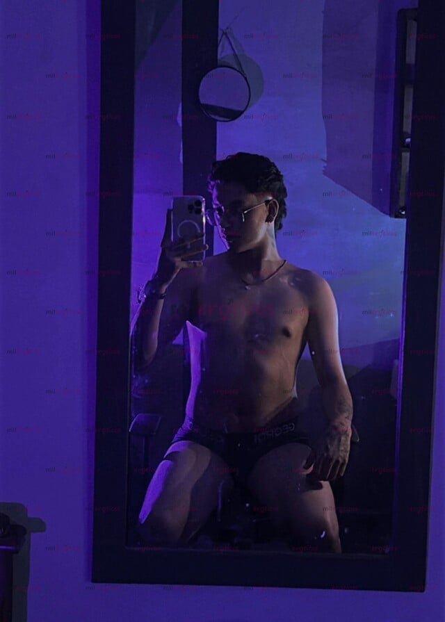 FOTOS DE CHICO PASIVO Y MUY COMPLACIENTE ESPERO TU MENSAJE