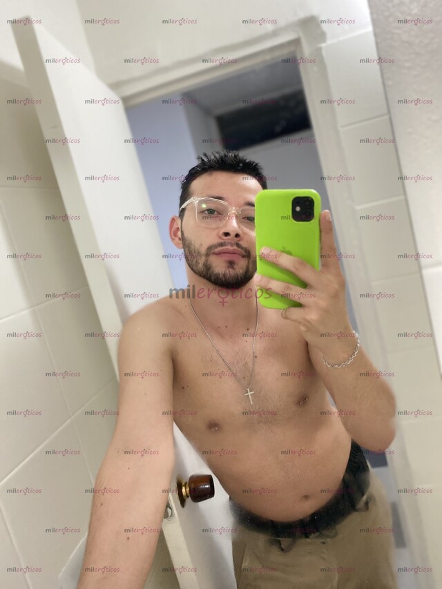 FOTOS DE CHICO RECIÉN LLEGADO ALA CIUDAD SERIO Y RESPETUOSO