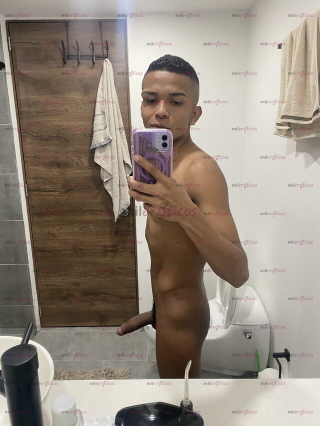 FOTOS DE MORENO FLACO VERGON 21 CM COMPLACIENTE FOLLADOR