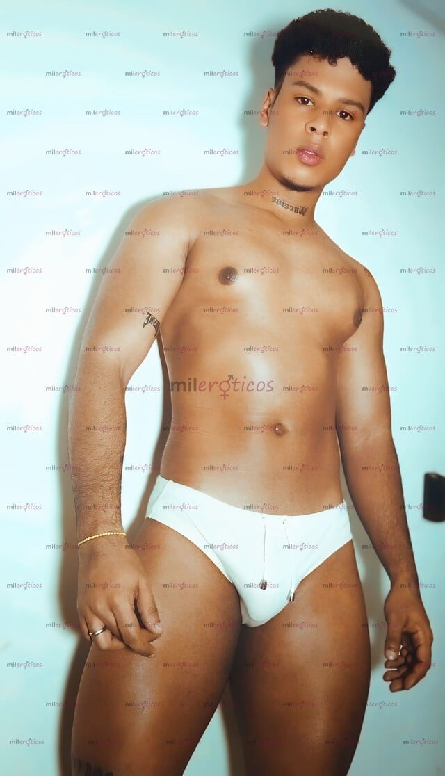 FOTOS DE DIEGO AFROLATINO DE CULO GRANDE, CON VERGA DE 25CM