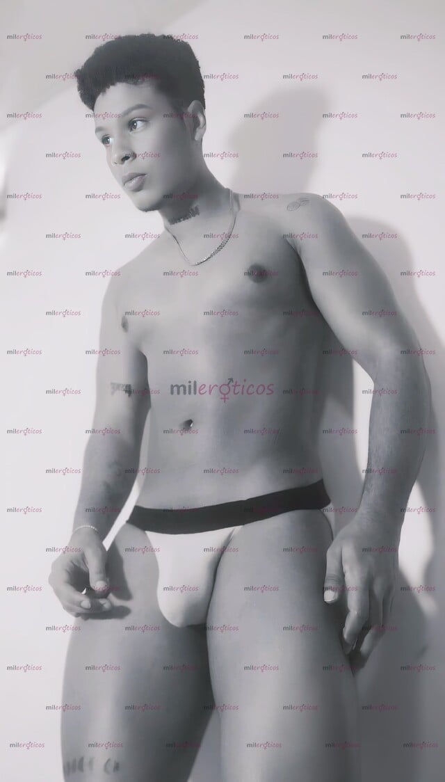 FOTOS DE DIEGO AFROLATINO DE CULO GRANDE, CON VERGA DE 25CM