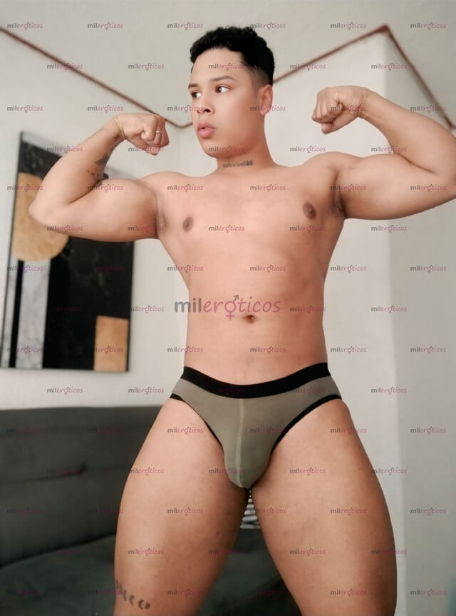 FOTOS DE DIEGO AFROLATINO DE CULO GRANDE, CON VERGA DE 25CM